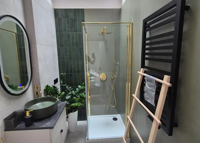 Lägenhet Between The Roofs Of Jezyce *