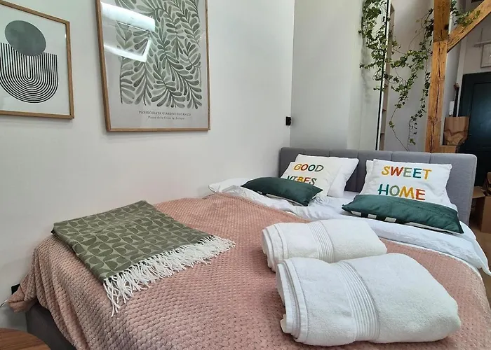 Lägenhet Between The Roofs Of Jezyce *