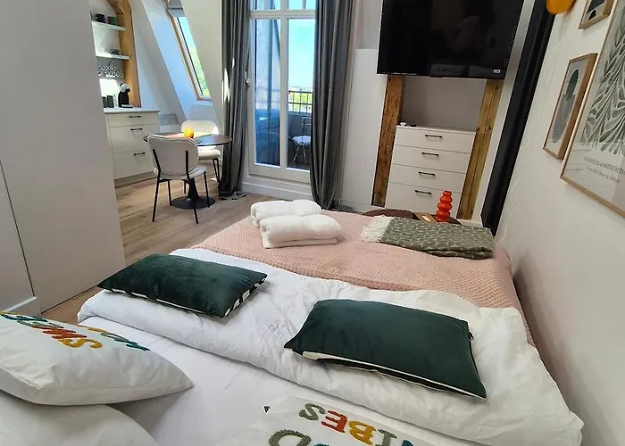 Lägenhet Between The Roofs Of Jezyce *